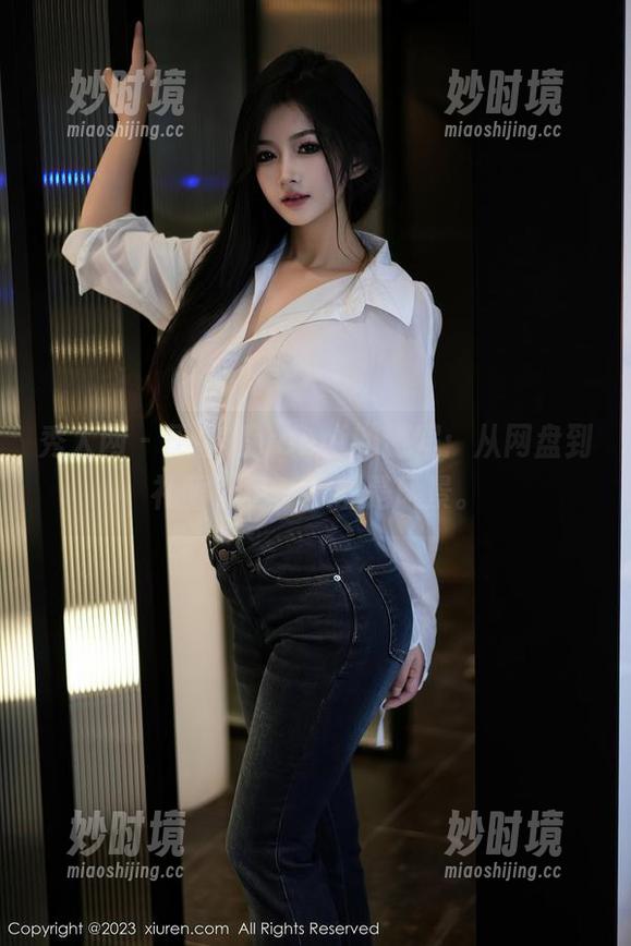 秀人网 - 王馨瑶yanni的旅程：从网盘到礼服，每一步都是风景。-妙时境