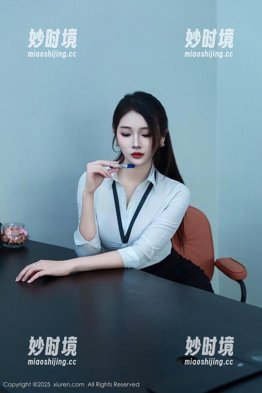 秀人网 - 旗袍资源游走在玥儿玥er的每一寸巧妙曲线……-妙时境