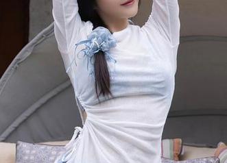 秀人网 - 看这张图片，萝莉悠悠酱的吊带写真中全是意外的美。