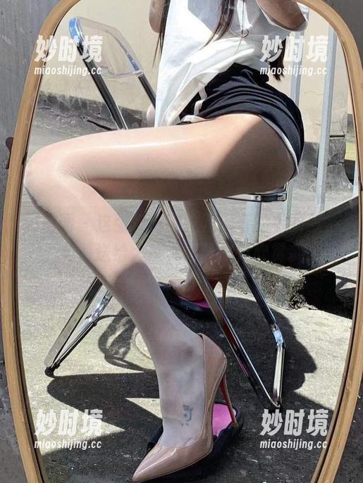 微密圈 - 这张粉色的猪陈佩奇的毛衣照，免费送给大家，纯粹只为欣赏。-妙时境