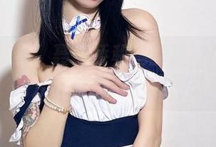 微密圈 - 看！聂傲娇和她的狐狸尾巴在套图分享里变幻活泼姿态