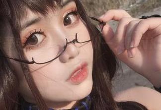 图册新晋豪宅——来自芊川一笑MNK的灰丝写真！