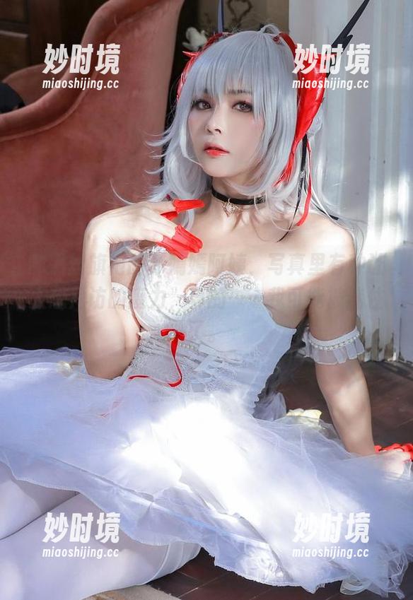穿黑丝旗袍的苏嫣嫣阿姨，写真里有种让人想拜访的魔力，真的……我可能被迷住了。-妙时境