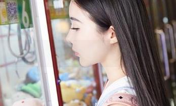蜜桃社 - 简单的高跟鞋，偏偏要Gina来搭，资源的魅力