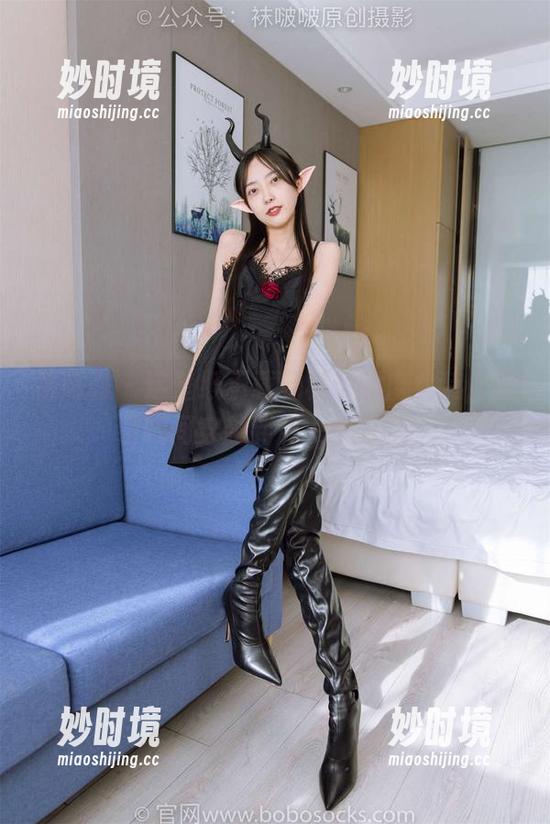 袜啵啵 - 这壁纸承载着稚予的魔女装，假装瞬间穿越到另一个时空！-妙时境
