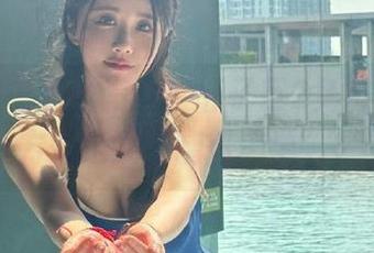 微密圈 - 白丝写真，轩子巨2兔用自己的方式定义“腿部美学”。
