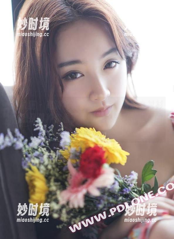 轰趴猫 - 高清写真大赏：陈雅漫的白衬衫，就是那种你看了一眼又想再看第二眼的画面。-妙时境